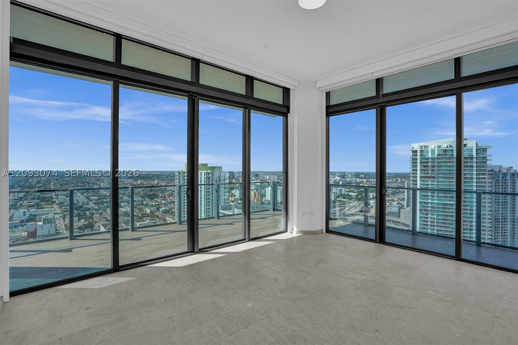 88 SW 7th St #4011, Miami FL 33130