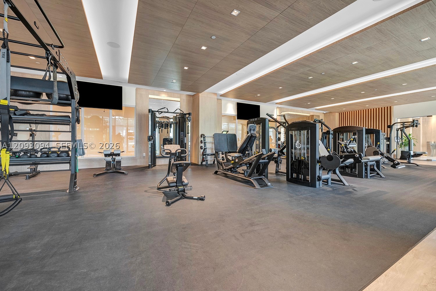 220 Lake Shore Dr #1512, West Palm Beach FL 33403