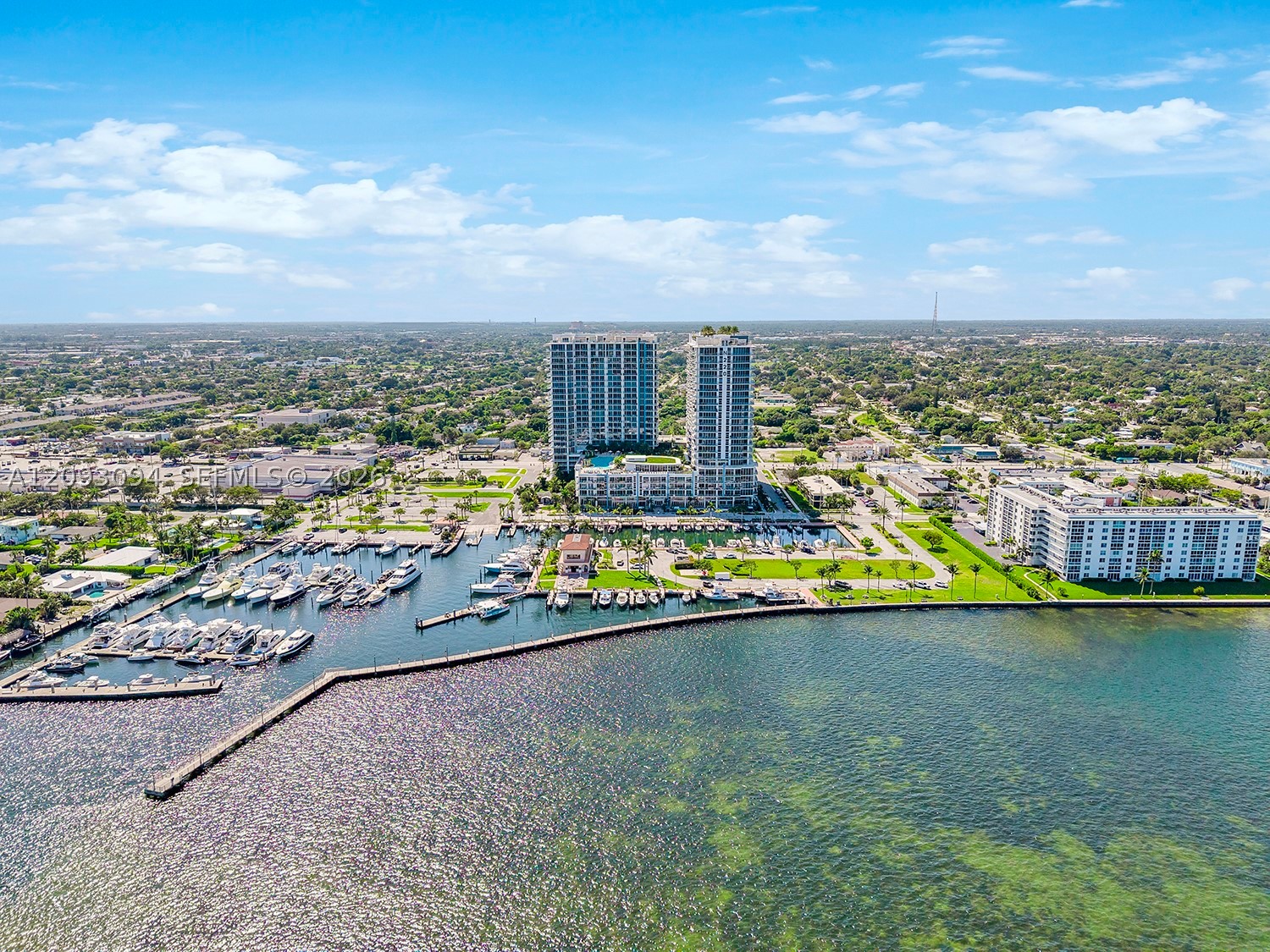220 Lake Shore Dr #1512, West Palm Beach FL 33403