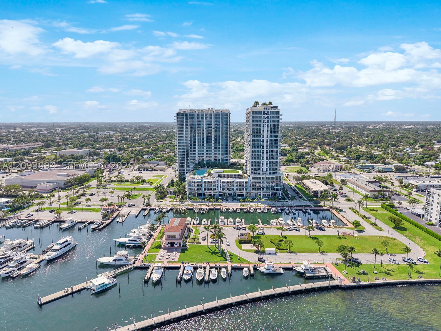 220 Lake Shore Dr #1512, West Palm Beach FL 33403