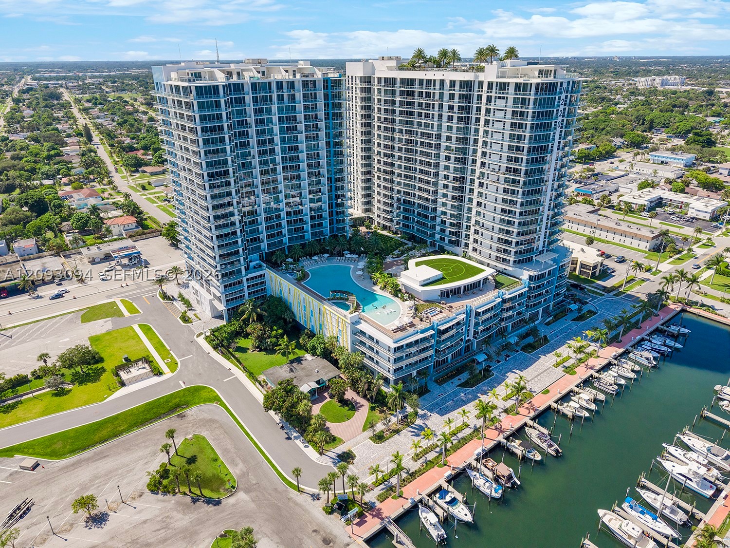 220 Lake Shore Dr #1512, West Palm Beach FL 33403