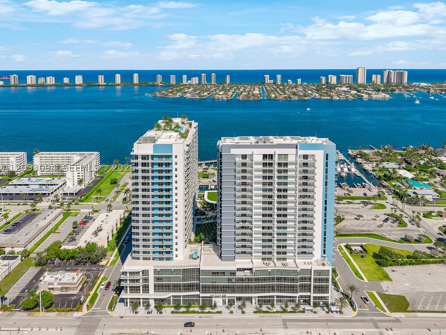 220 Lake Shore Dr #1512, West Palm Beach FL 33403