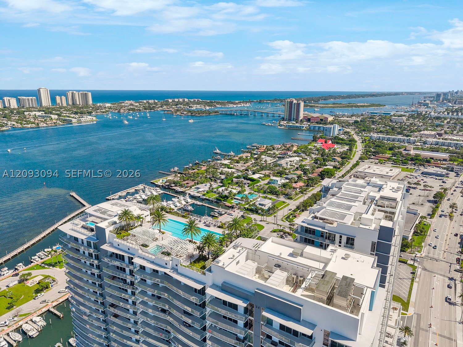 220 Lake Shore Dr #1512, West Palm Beach FL 33403