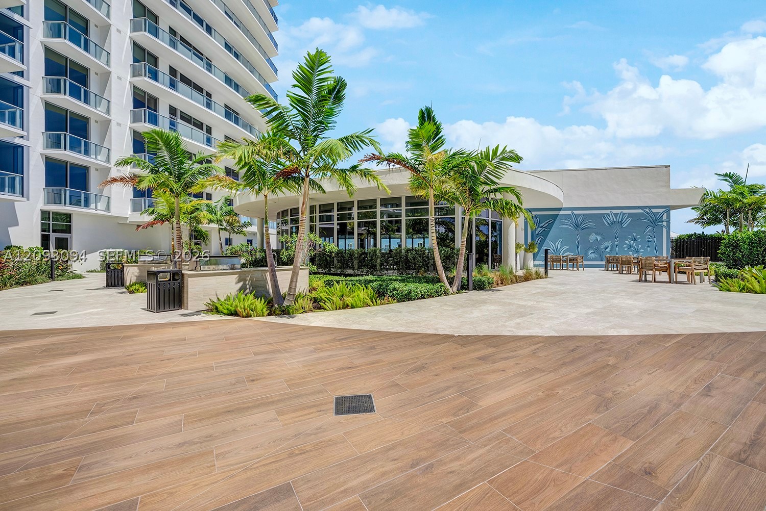 220 Lake Shore Dr #1512, West Palm Beach FL 33403