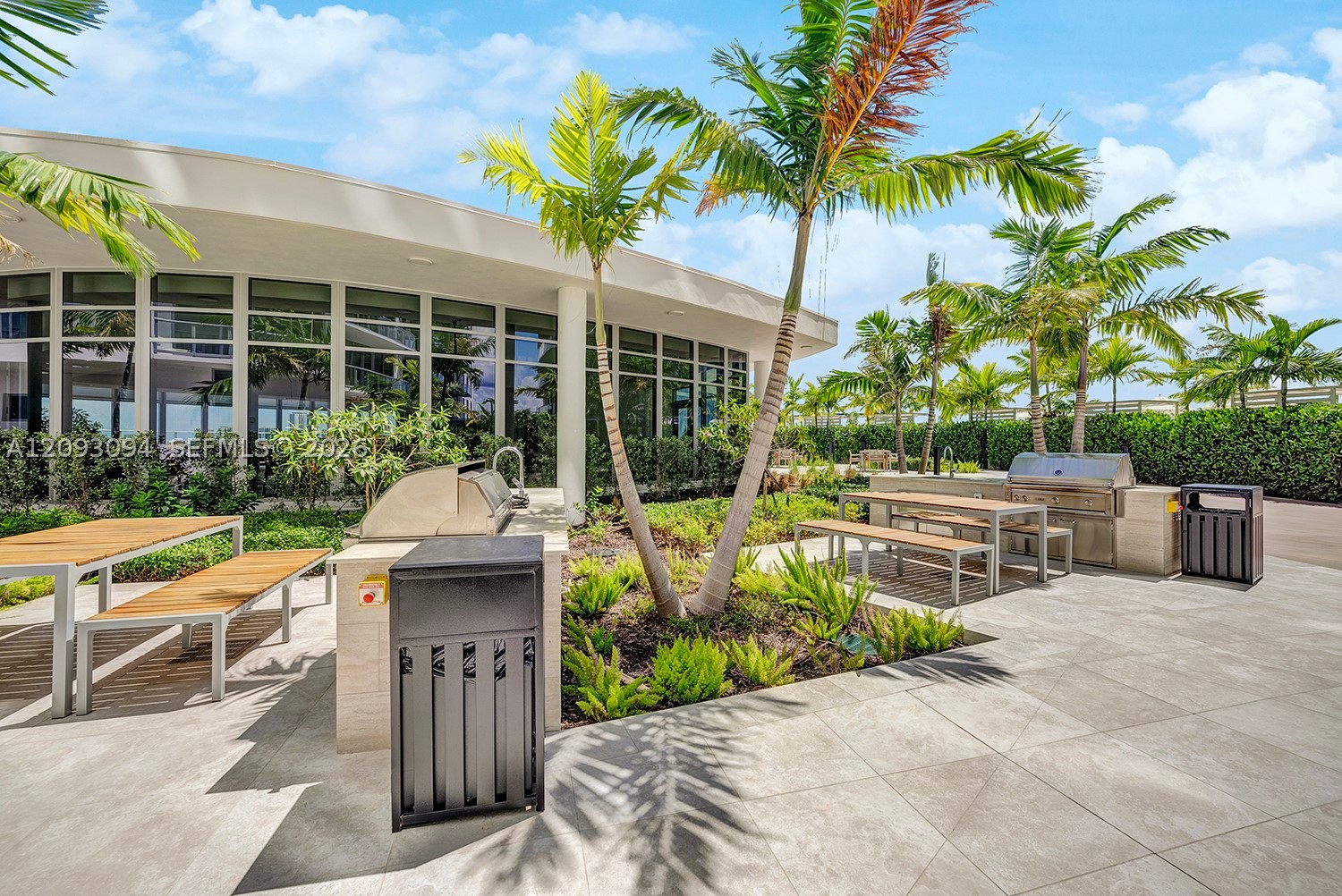 220 Lake Shore Dr #1512, West Palm Beach FL 33403