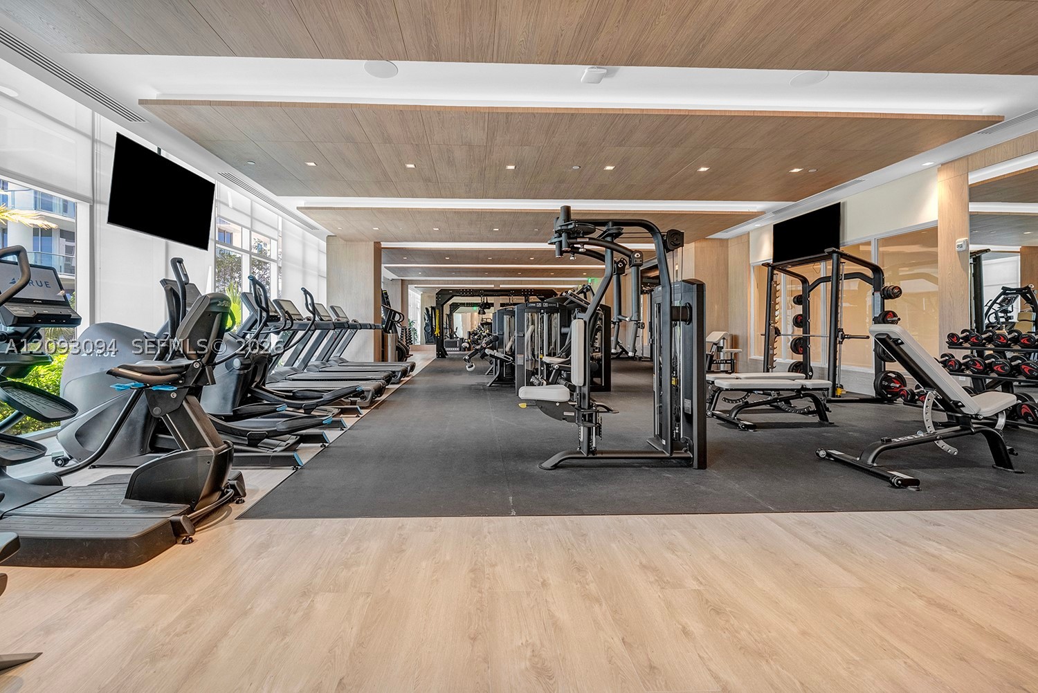 220 Lake Shore Dr #1512, West Palm Beach FL 33403