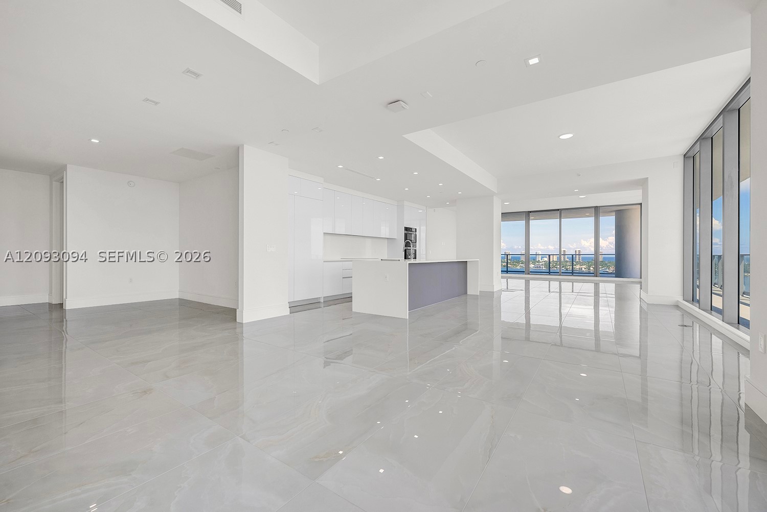 220 Lake Shore Dr #1512, West Palm Beach FL 33403