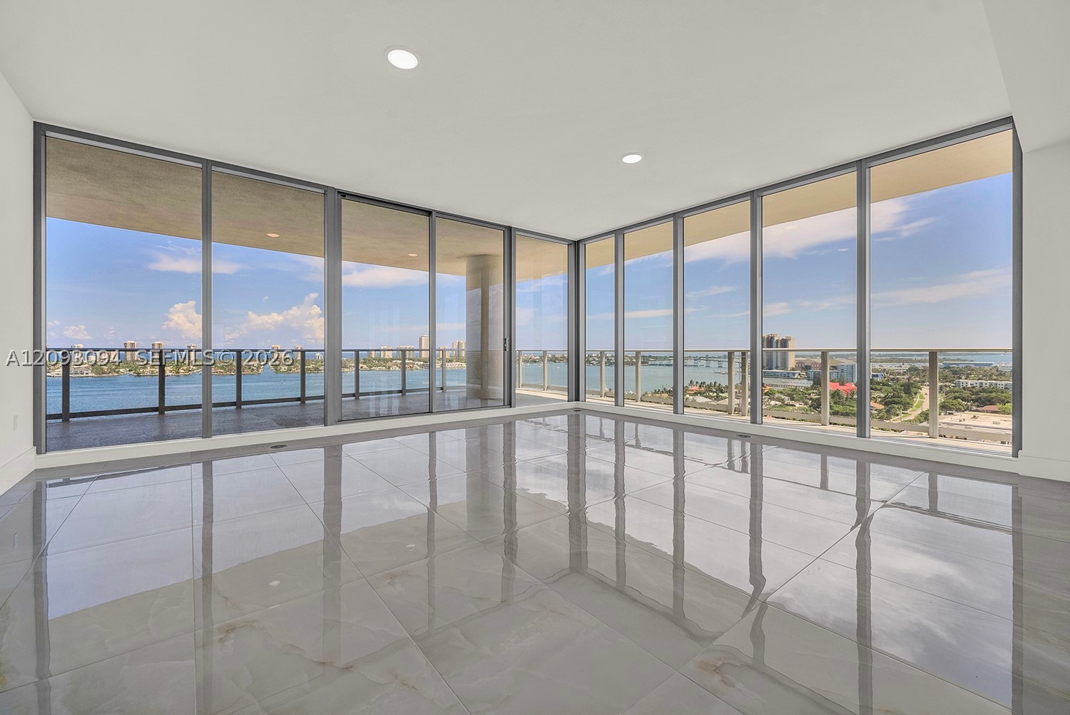 220 Lake Shore Dr #1512, West Palm Beach FL 33403