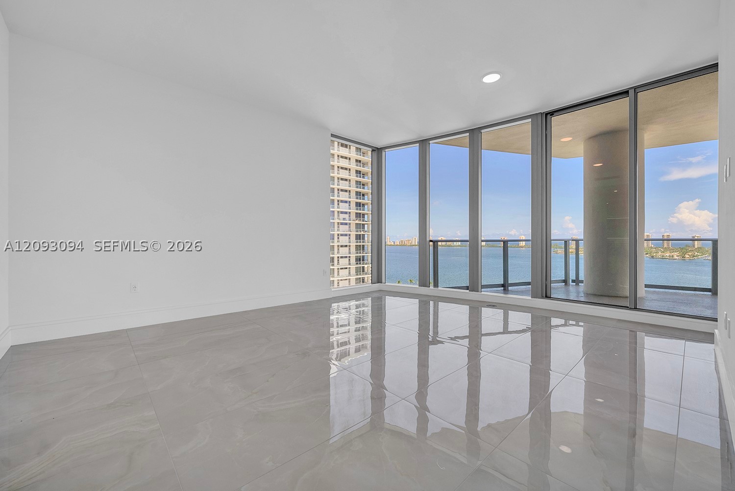 220 Lake Shore Dr #1512, West Palm Beach FL 33403