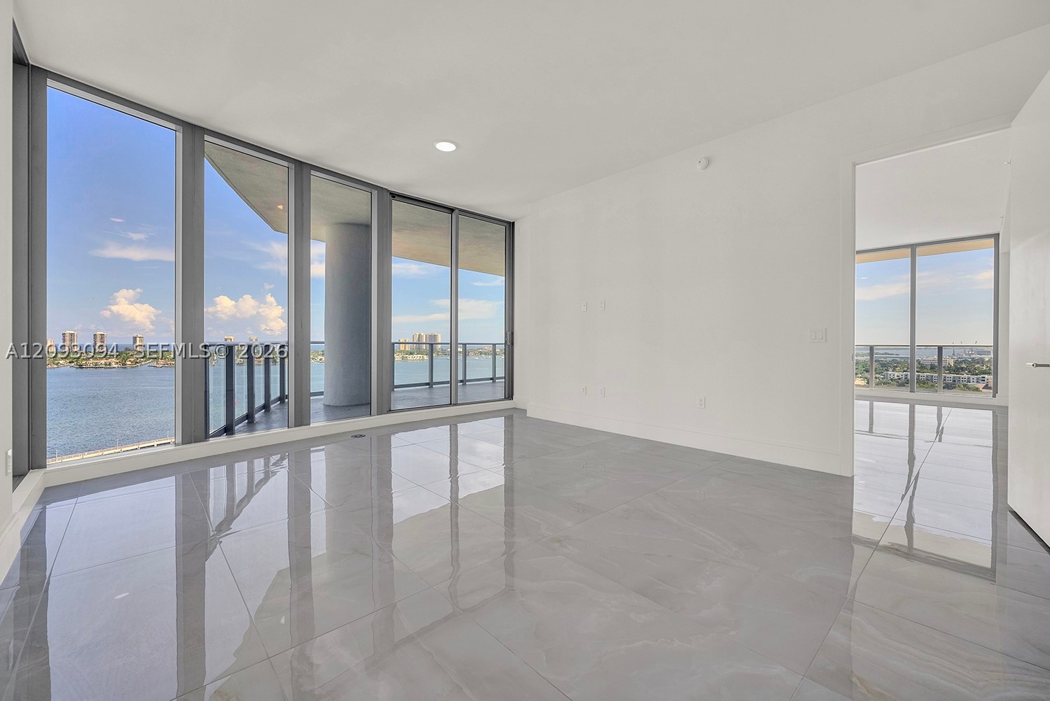 220 Lake Shore Dr #1512, West Palm Beach FL 33403