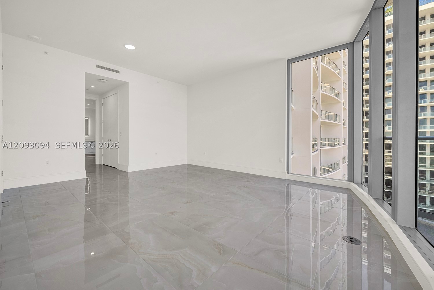 220 Lake Shore Dr #1512, West Palm Beach FL 33403