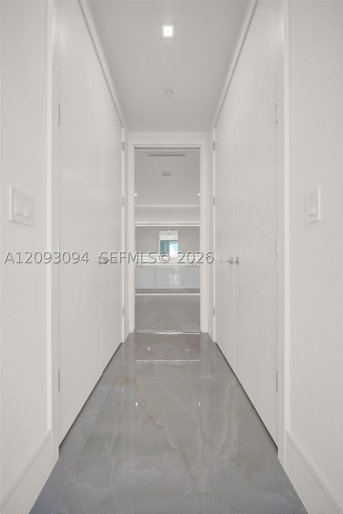 220 Lake Shore Dr #1512, West Palm Beach FL 33403