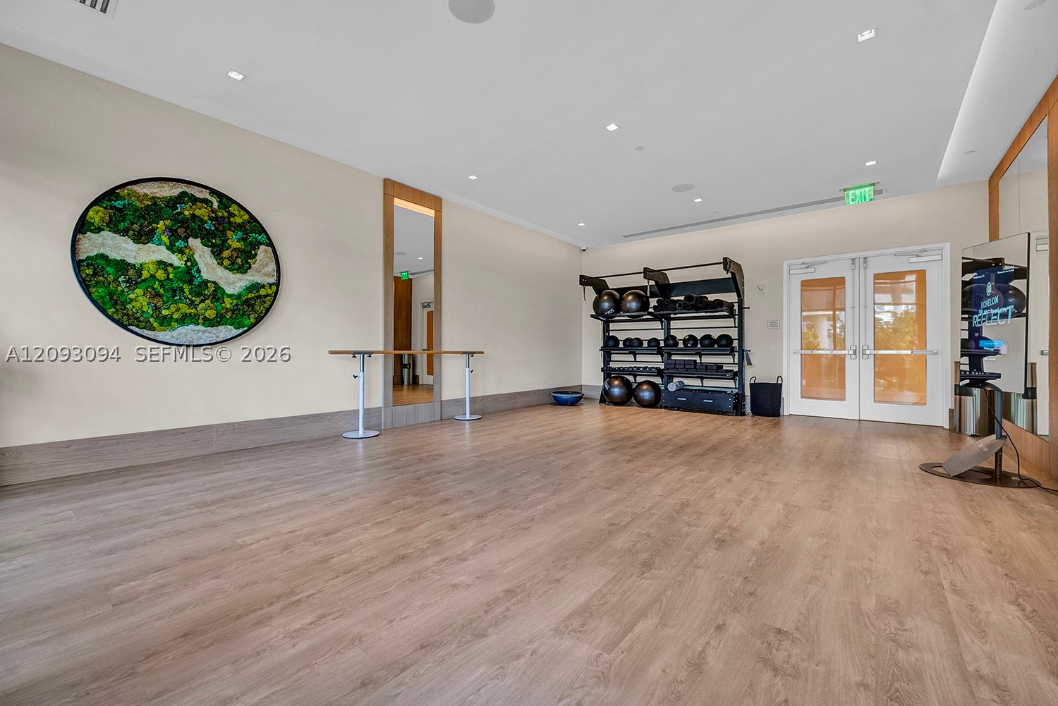 220 Lake Shore Dr #1512, West Palm Beach FL 33403