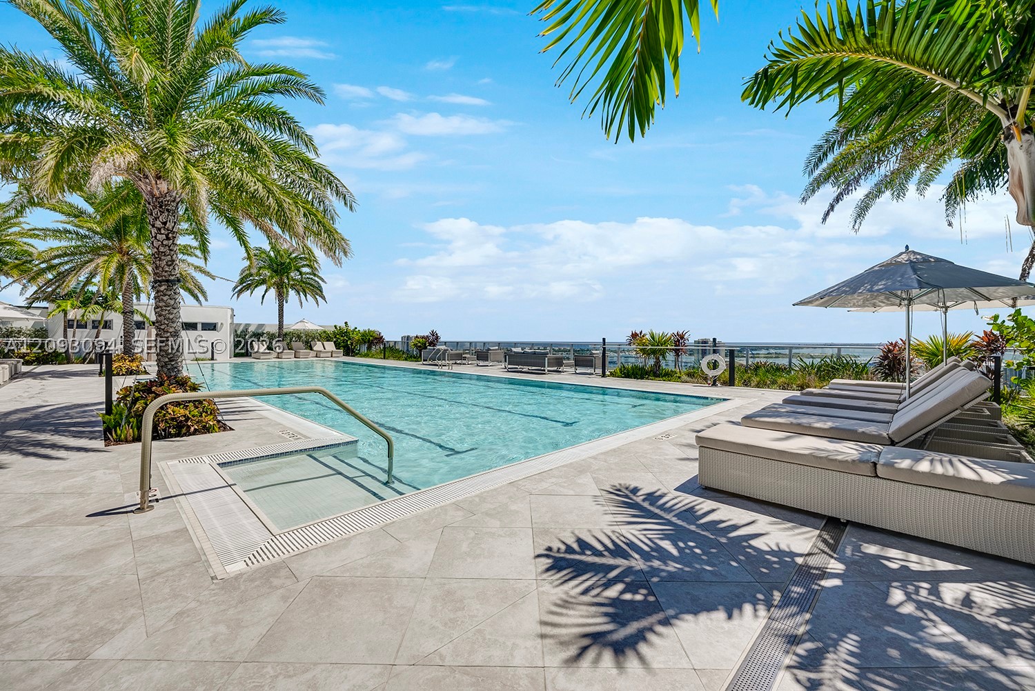220 Lake Shore Dr #1512, West Palm Beach FL 33403