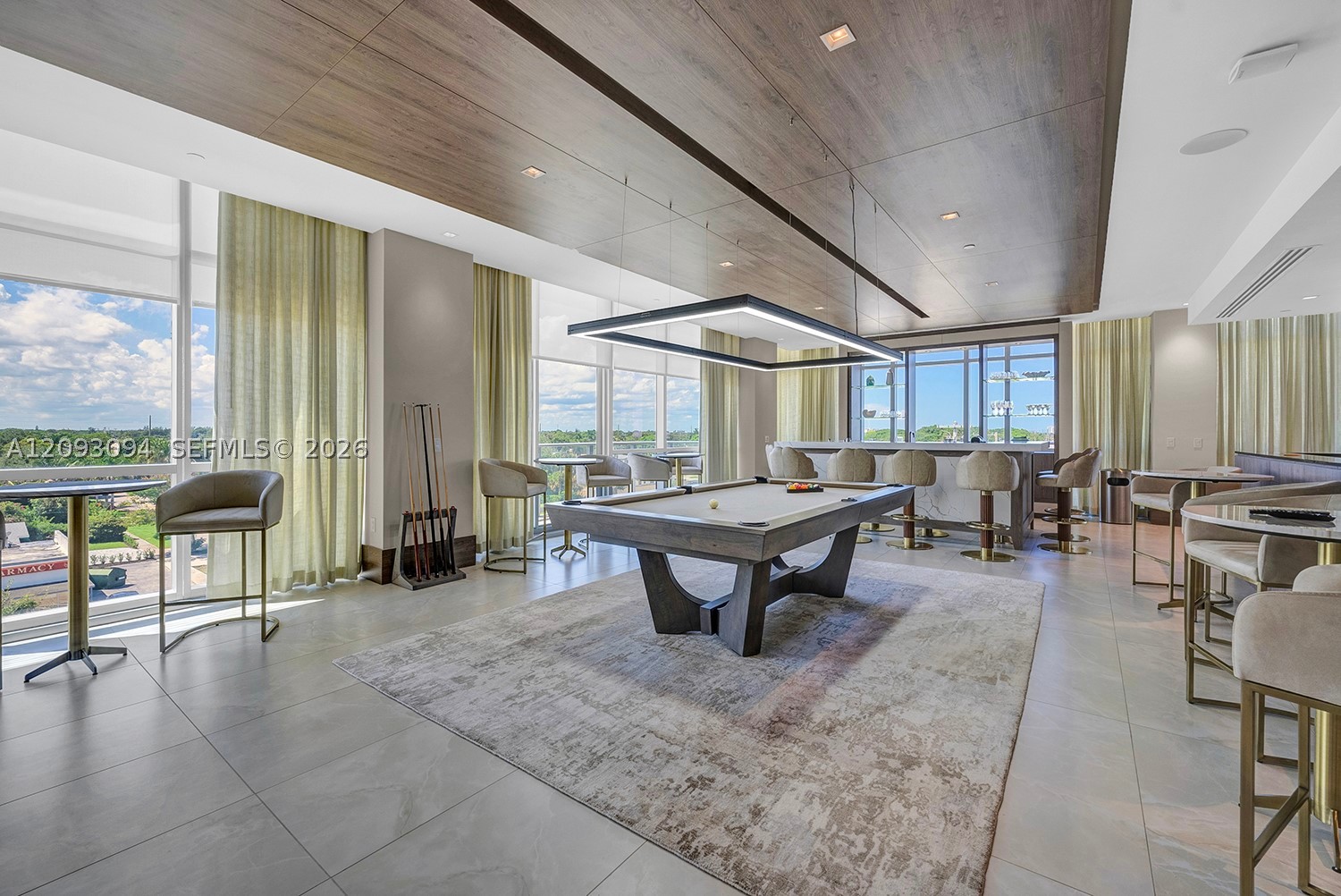 220 Lake Shore Dr #1512, West Palm Beach FL 33403