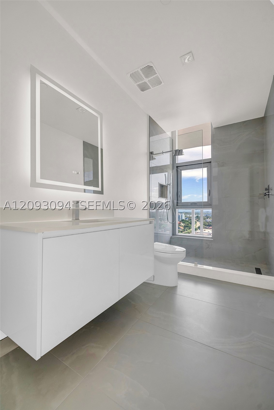 220 Lake Shore Dr #1512, West Palm Beach FL 33403