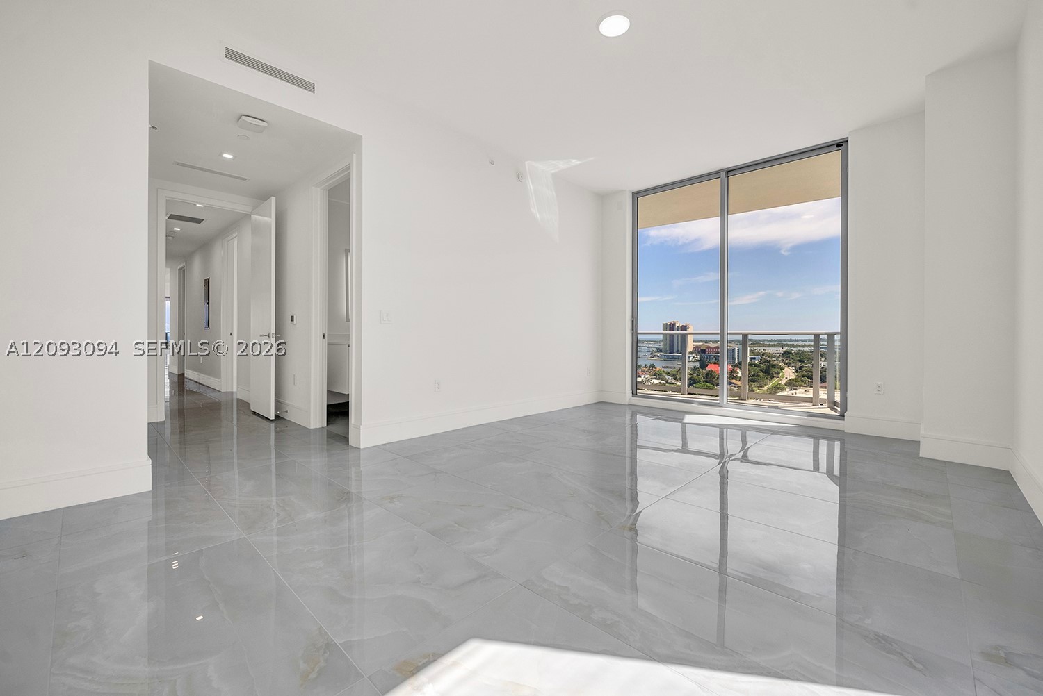 220 Lake Shore Dr #1512, West Palm Beach FL 33403