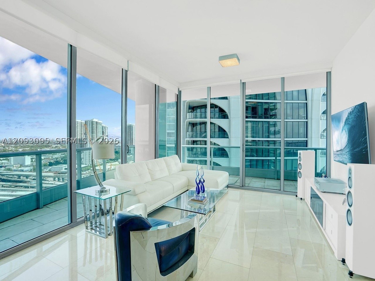 900 Biscayne Blvd #2412, Miami FL 33132