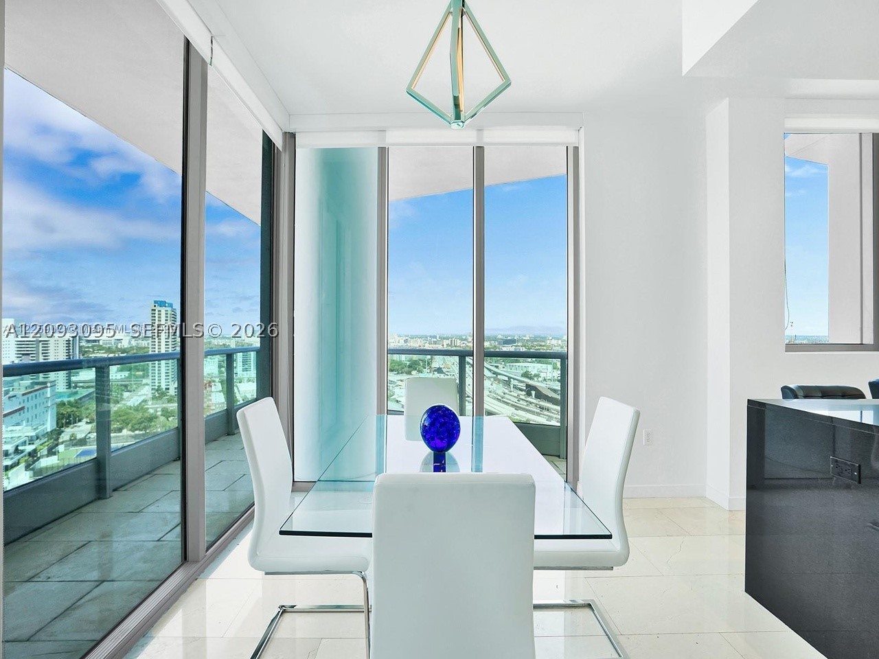 900 Biscayne Blvd #2412, Miami FL 33132