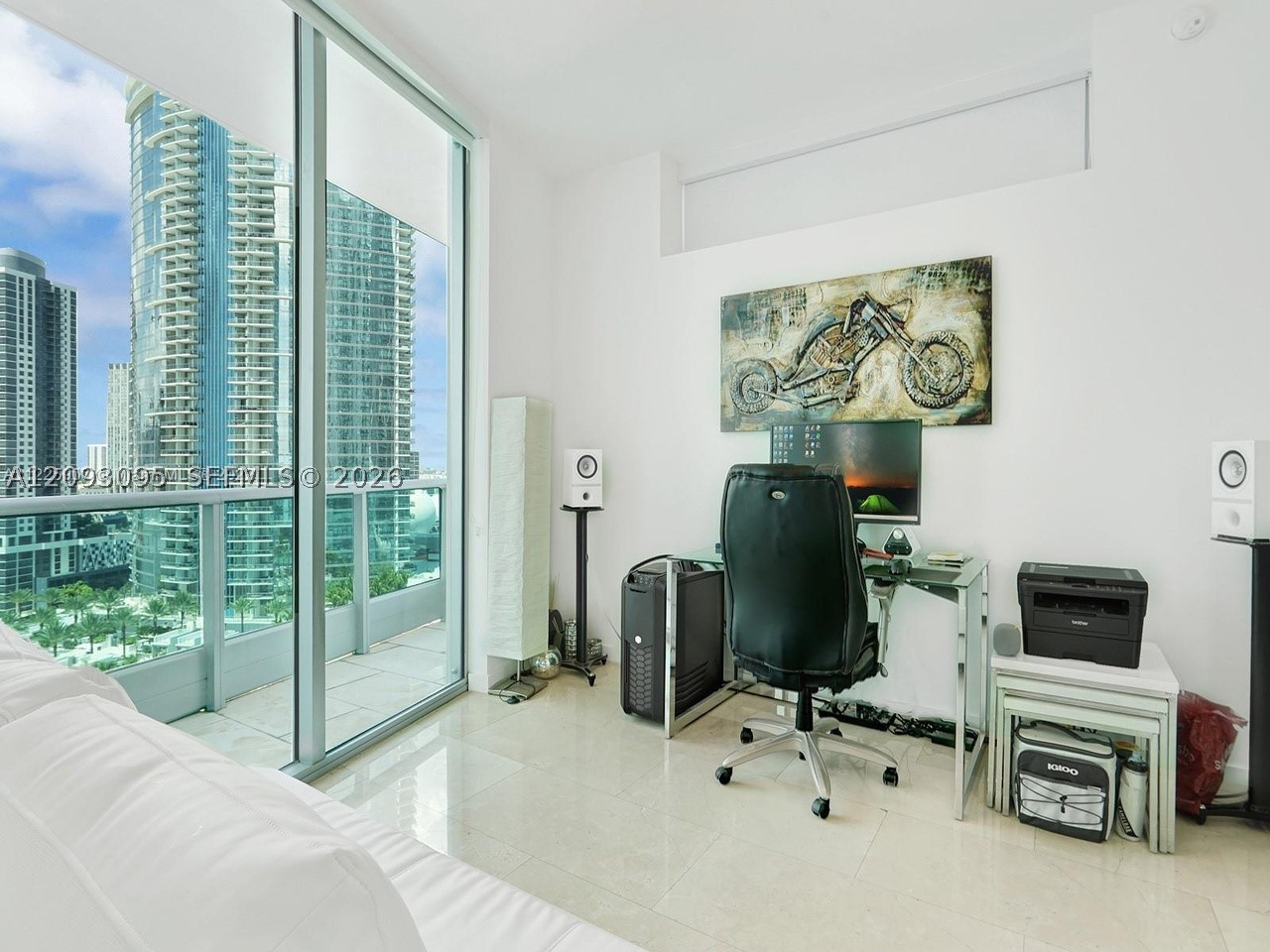 900 Biscayne Blvd #2412, Miami FL 33132