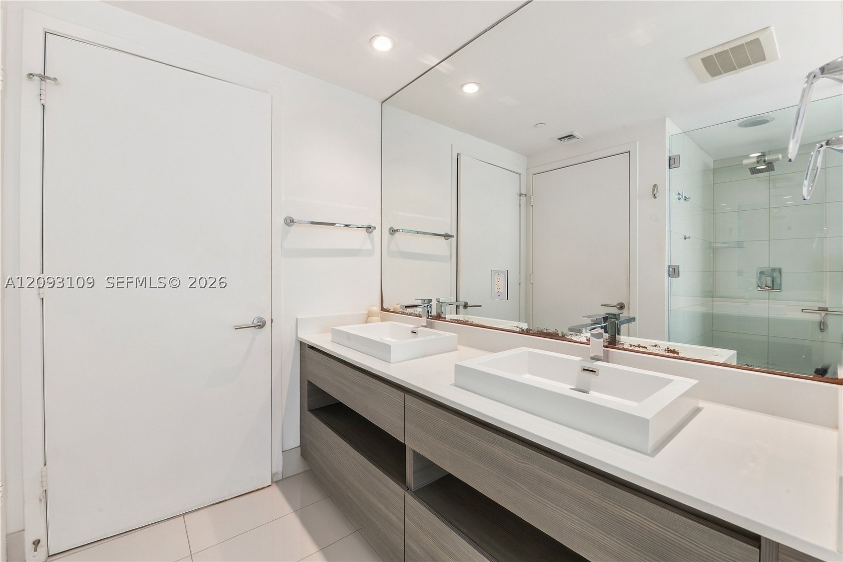 460 NE 28th St #3308, Miami FL 33137