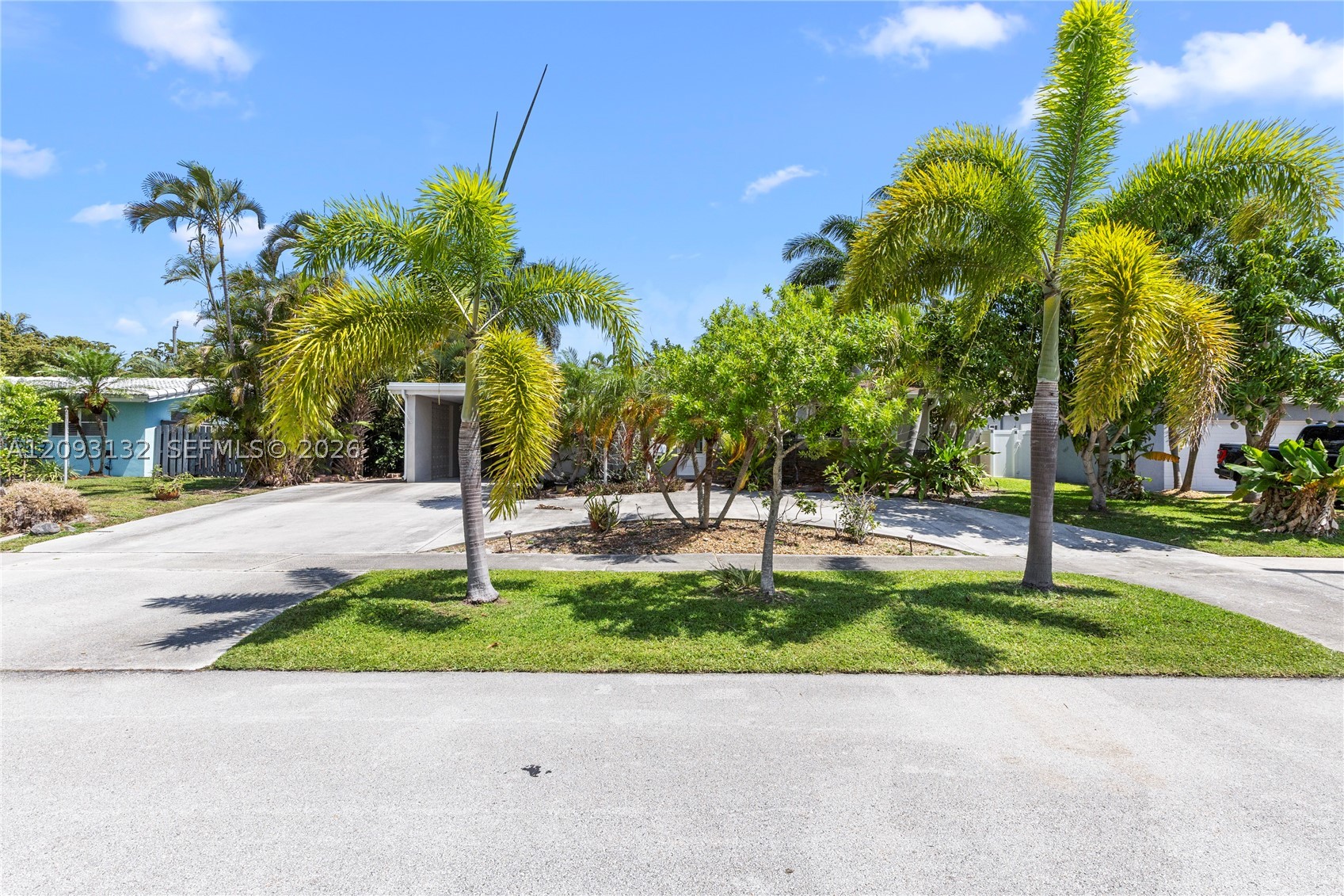 809 SE 14th Dr, Deerfield Beach FL 33441
