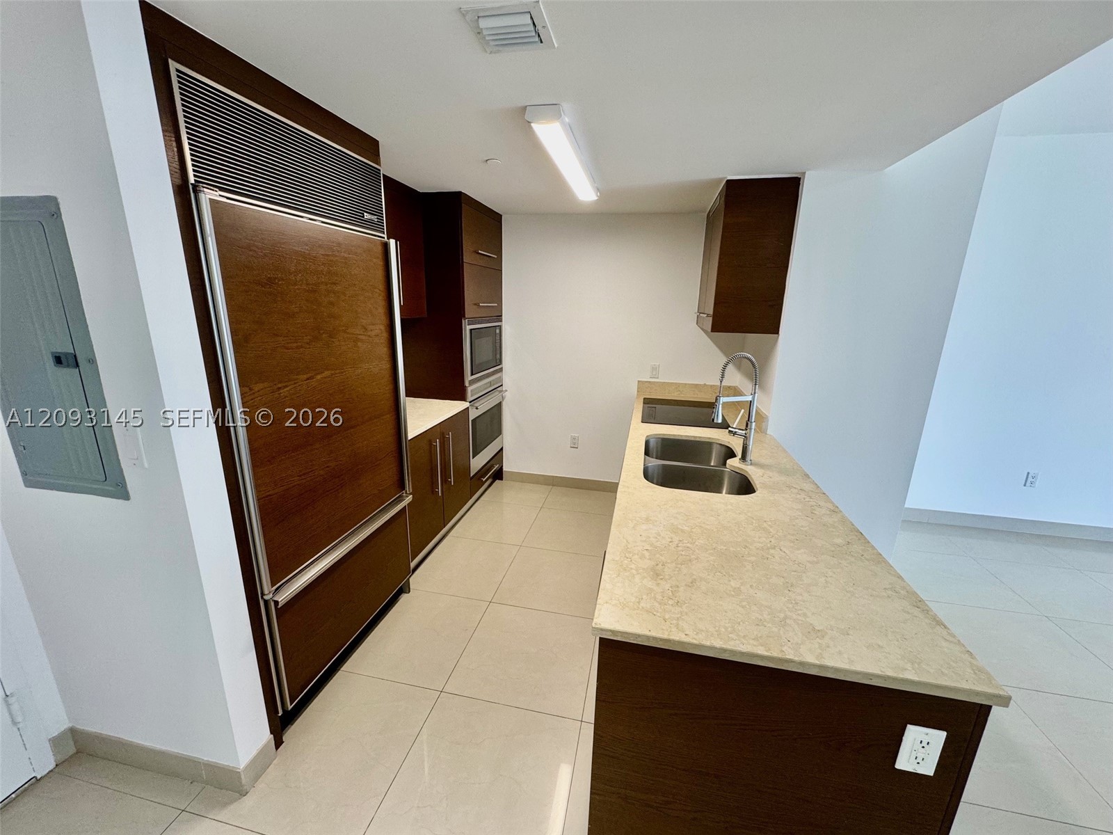 485 Brickell Ave #1809, Miami FL 33131