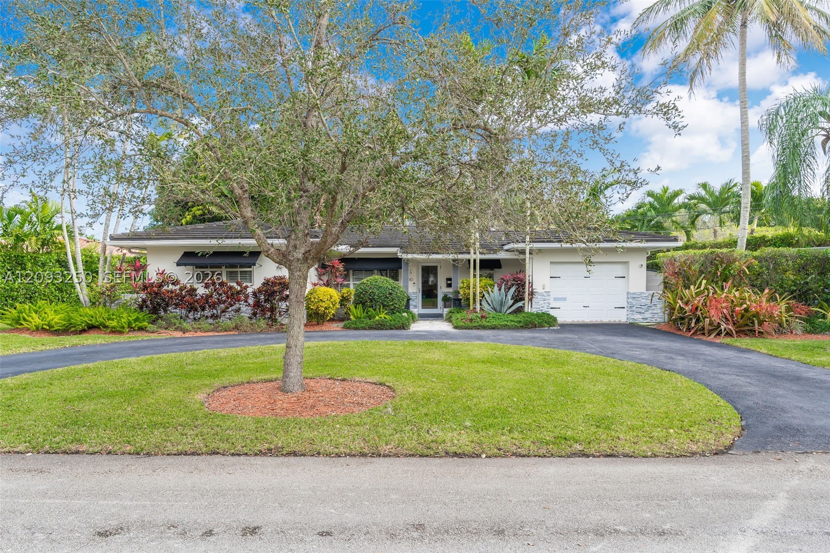 700 Vilabella Ave, Coral Gables FL 33146