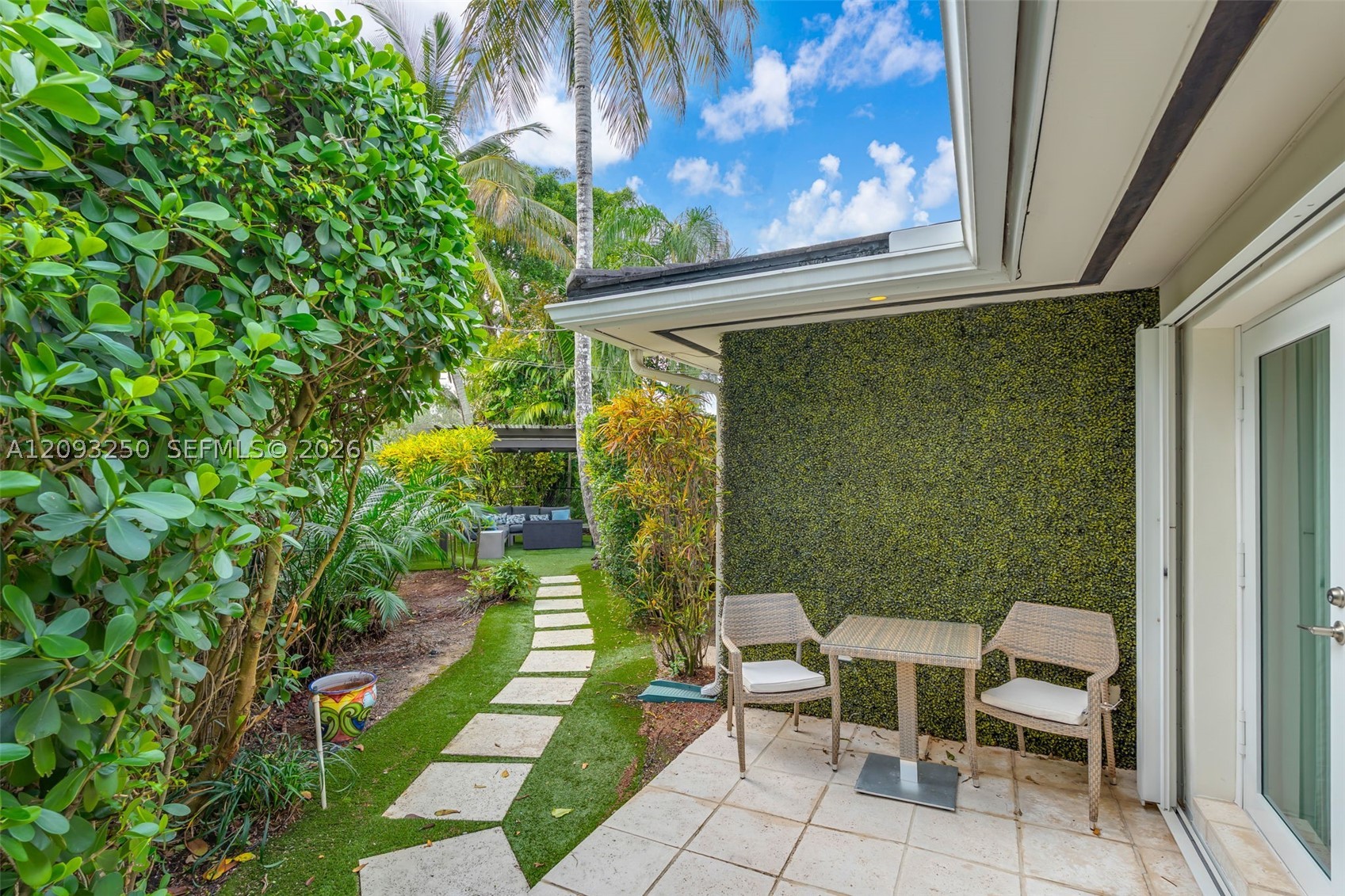 700 Vilabella Ave, Coral Gables FL 33146