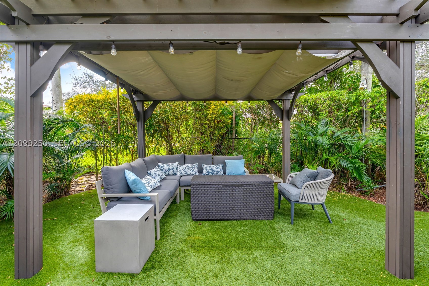 700 Vilabella Ave, Coral Gables FL 33146