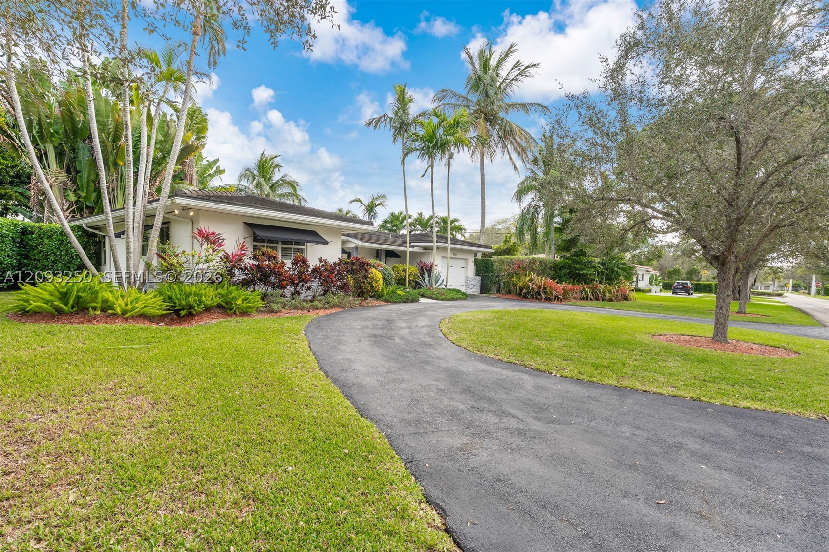 700 Vilabella Ave, Coral Gables FL 33146