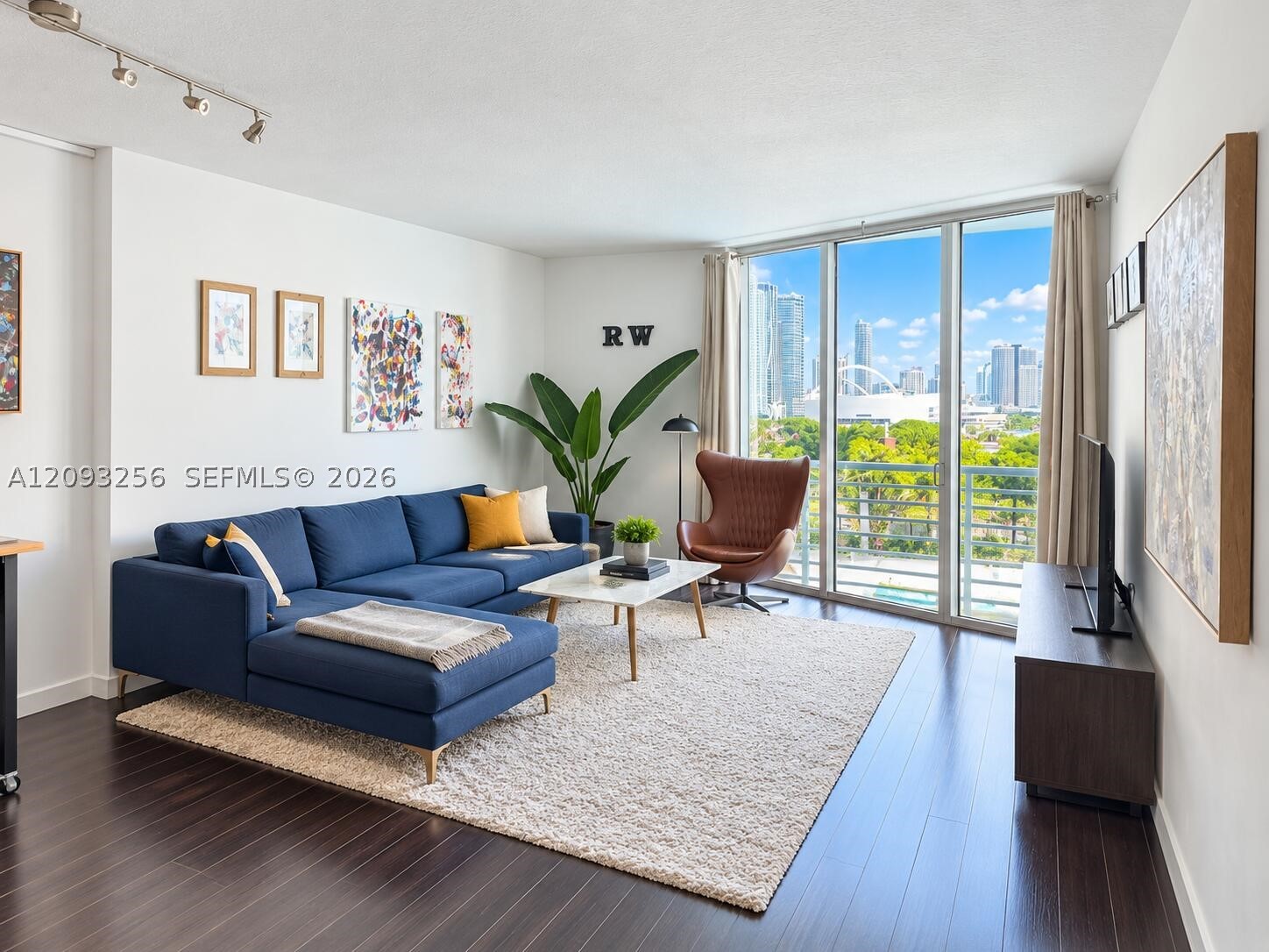 325 S Biscayne Blvd #1424, Miami FL 33131