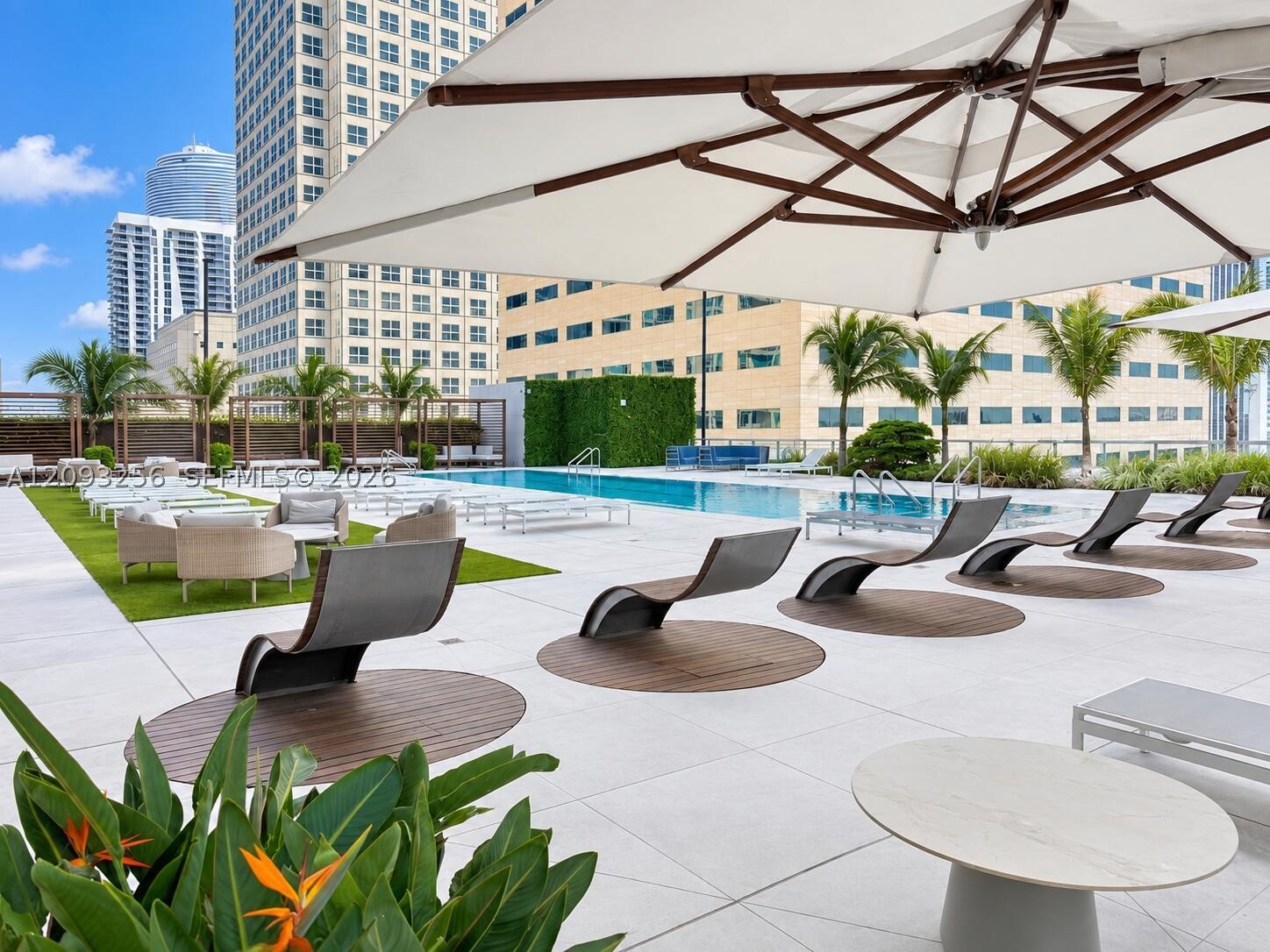 325 S Biscayne Blvd #1424, Miami FL 33131