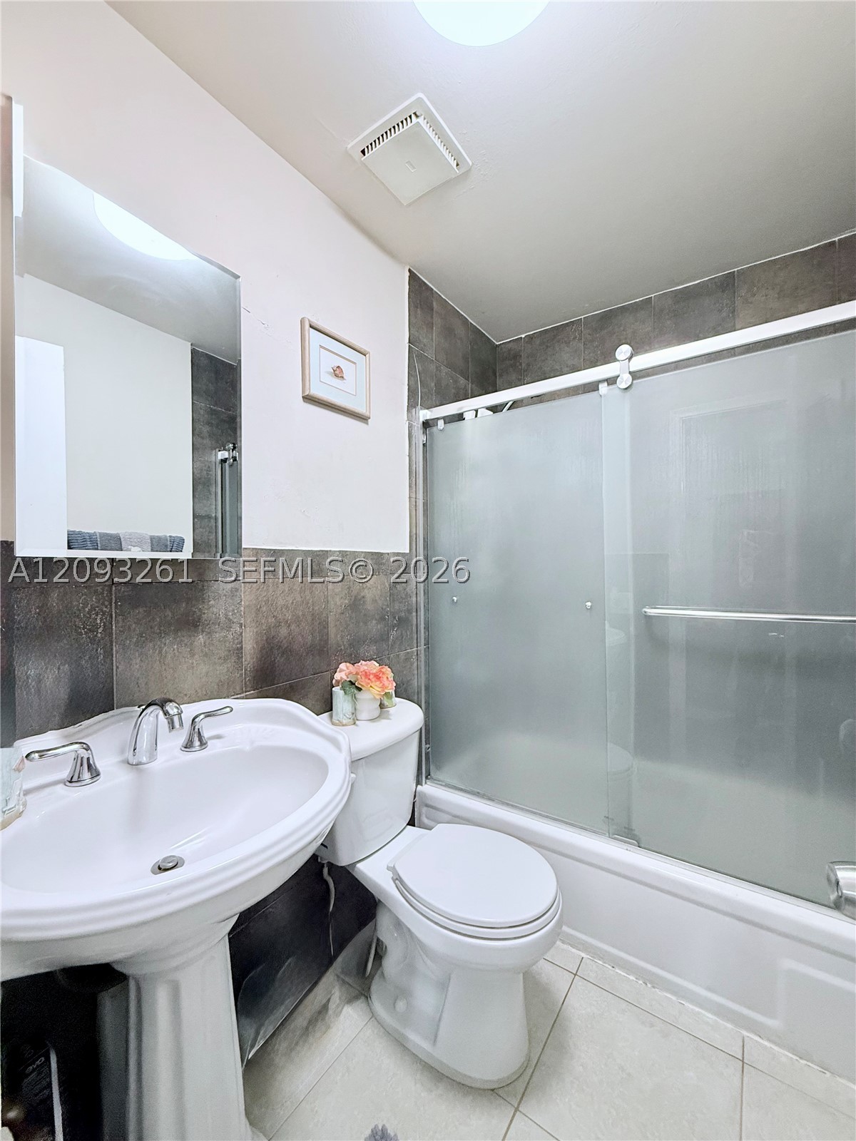 1284 W 44th Pl #1, Hialeah FL 33012