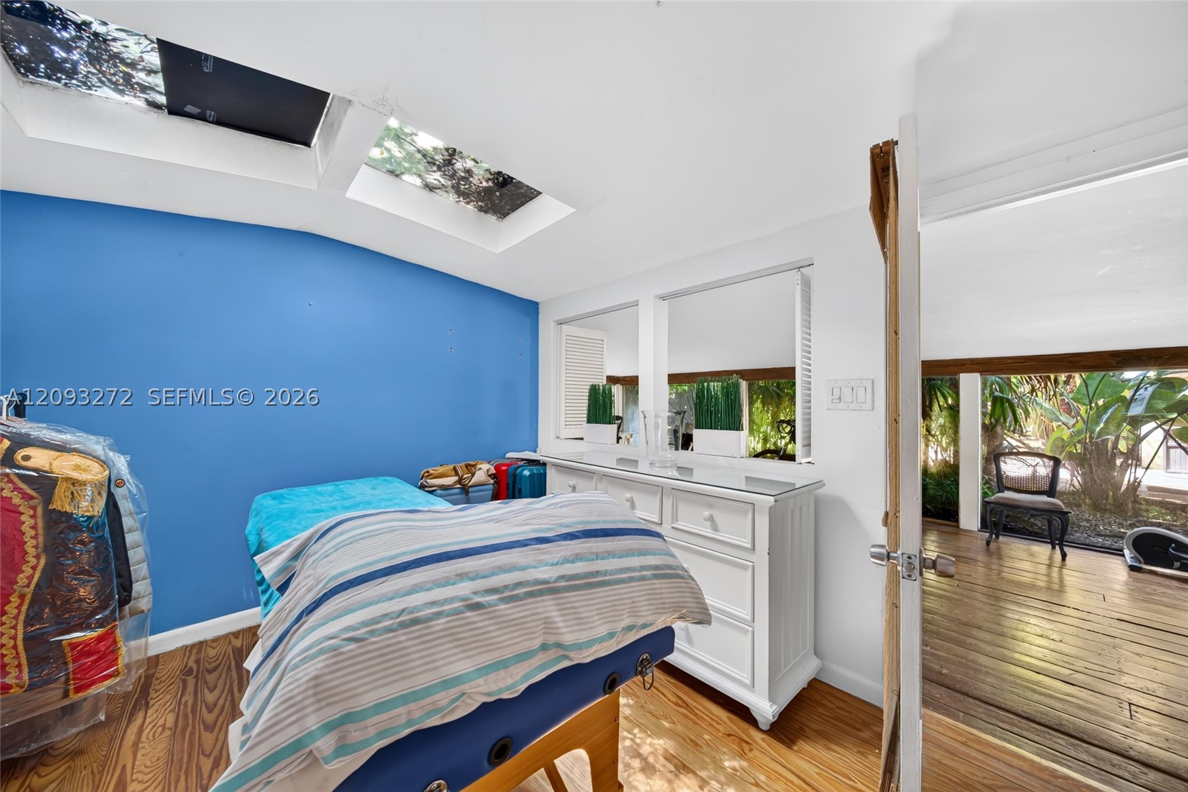 1103 NE 118th St, Biscayne Park FL 33161