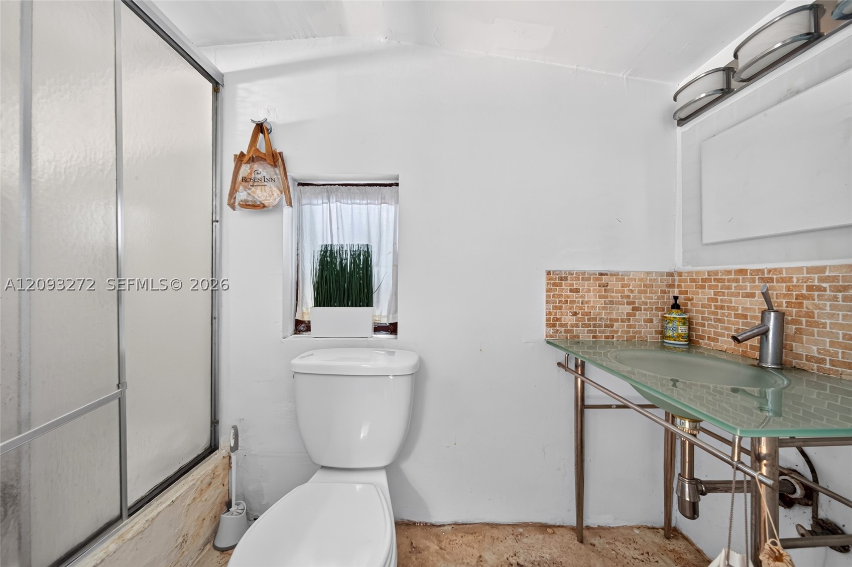 1103 NE 118th St, Biscayne Park FL 33161