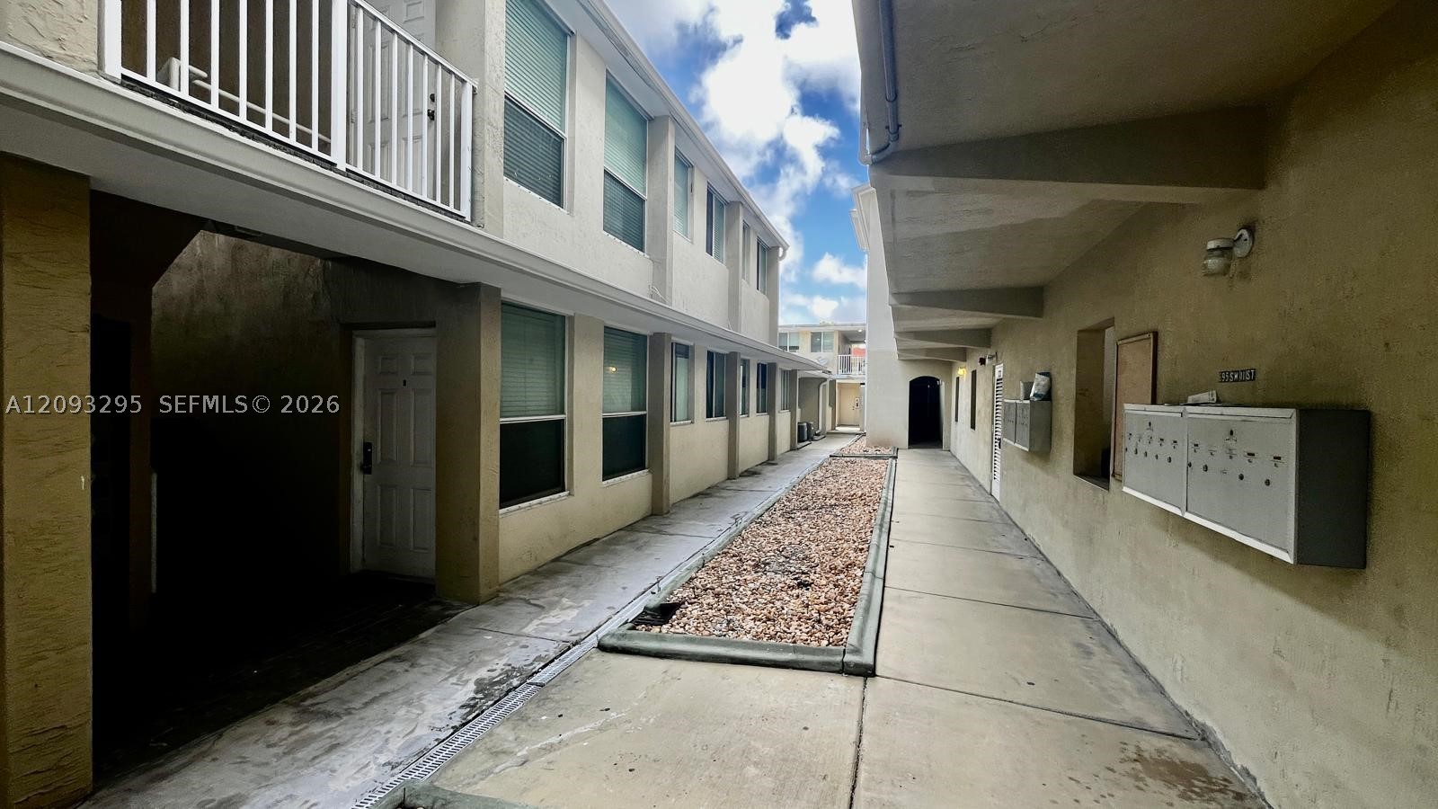 695 SW 11th St #204, Miami FL 33129