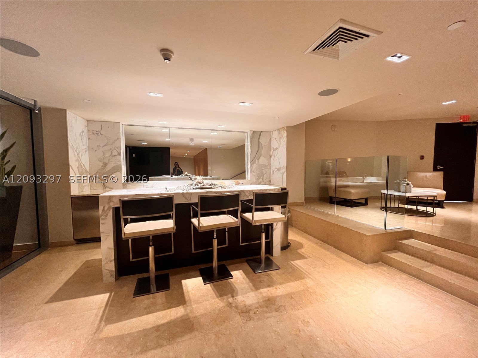 900 Biscayne Blvd #2702, Miami FL 33132