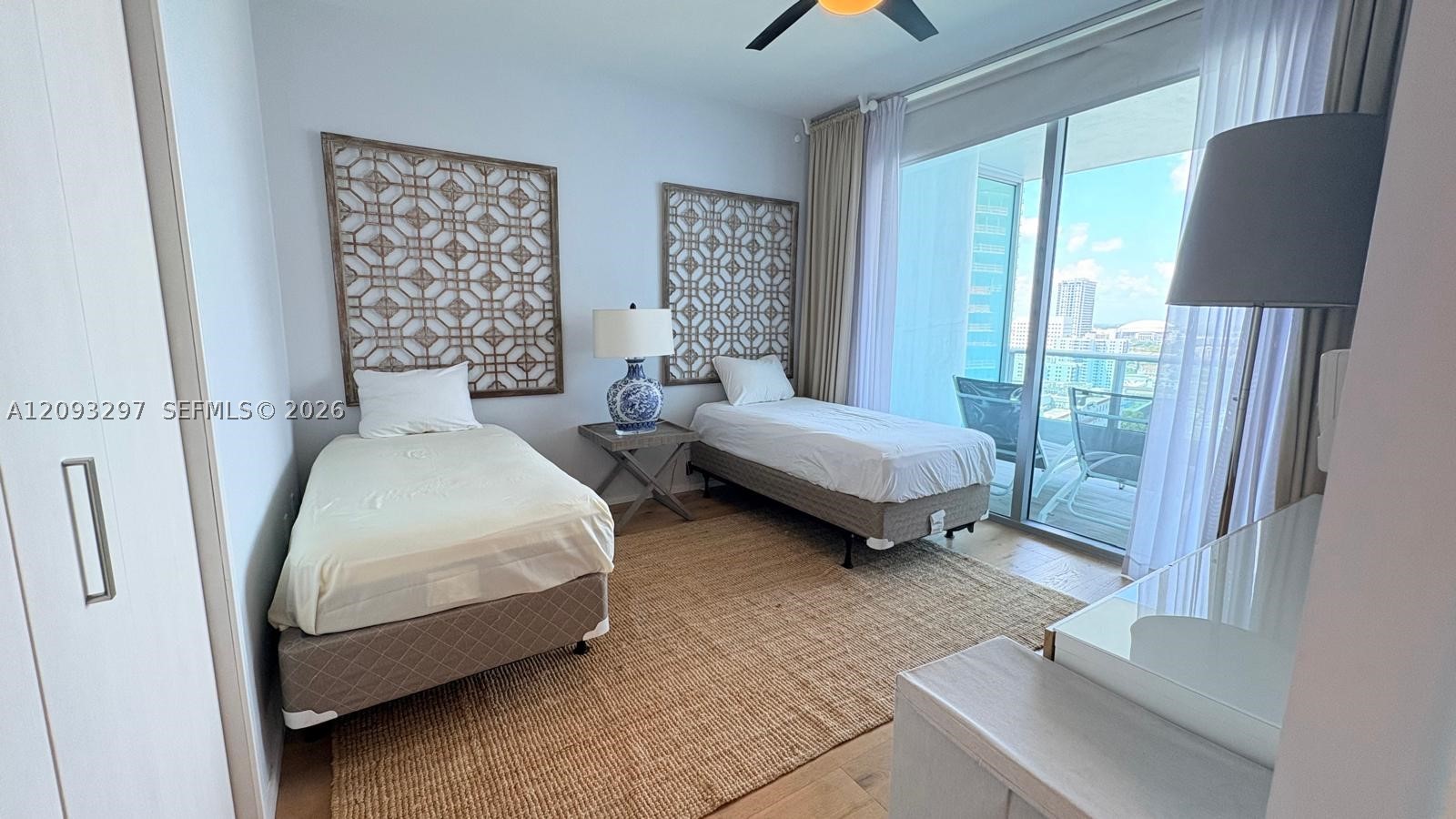 900 Biscayne Blvd #2702, Miami FL 33132