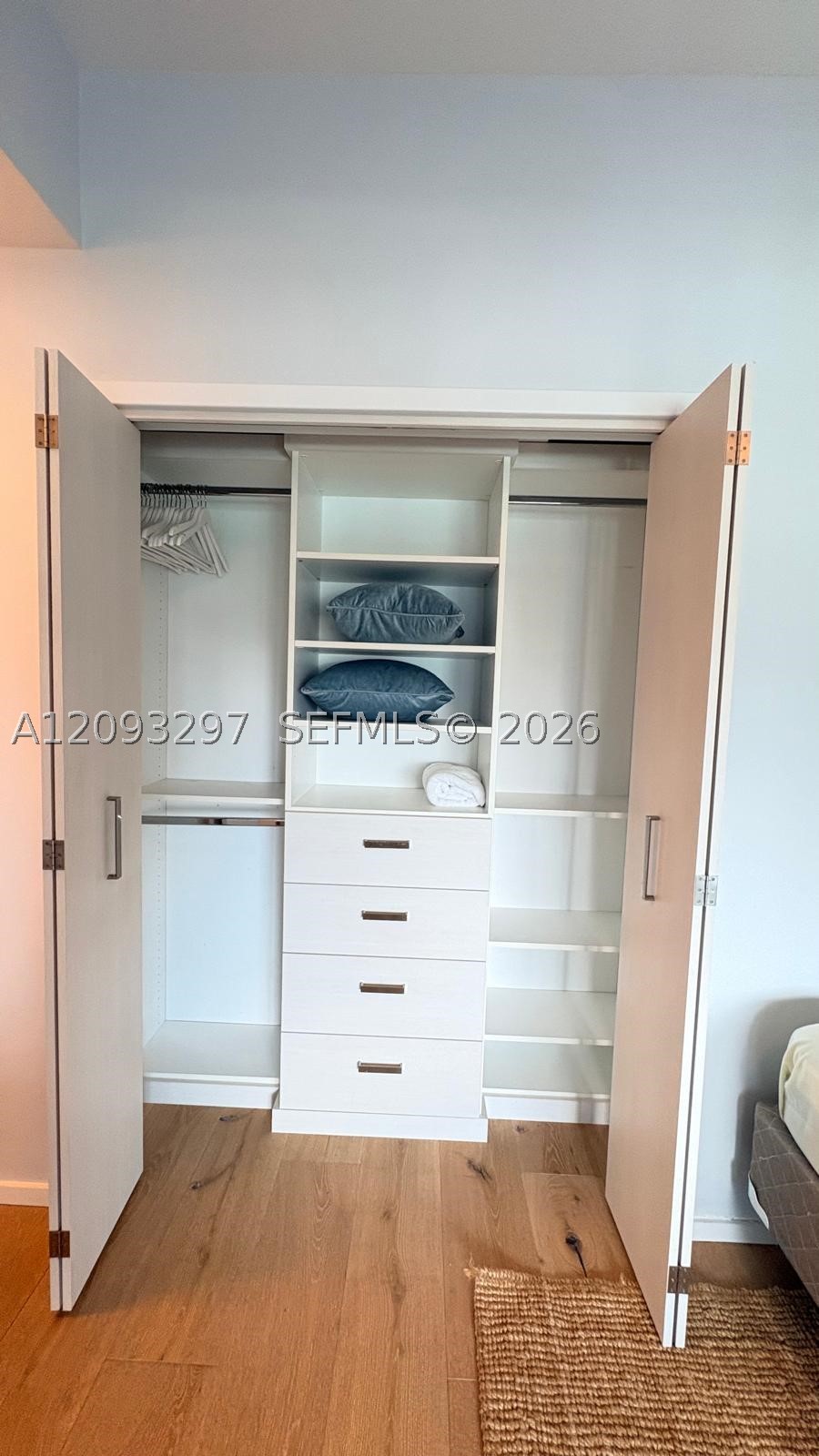 900 Biscayne Blvd #2702, Miami FL 33132