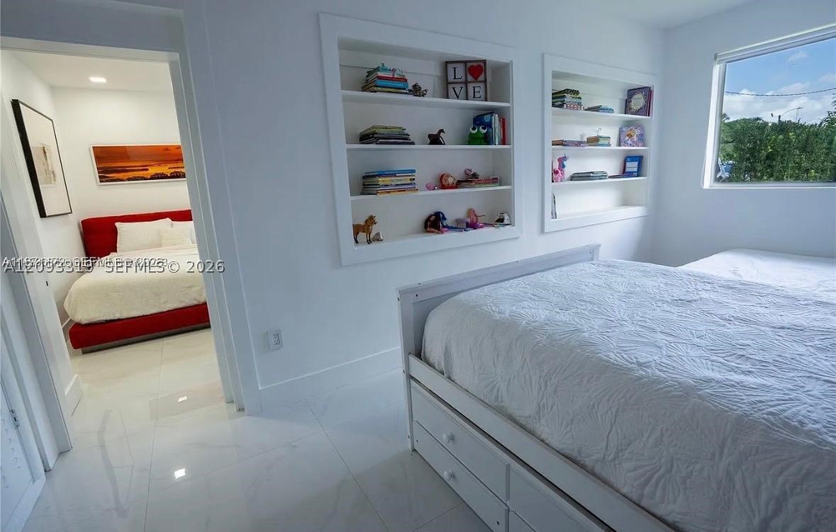 Hallandale Beach FL 33009 - A12093319