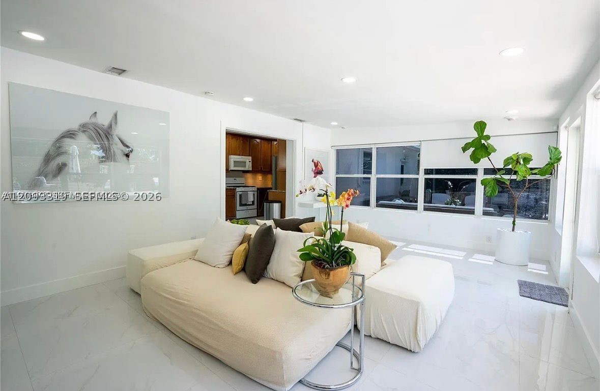 Hallandale Beach FL 33009 - A12093319