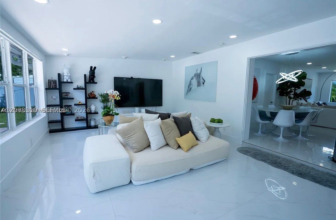 Hallandale Beach FL 33009 - A12093319
