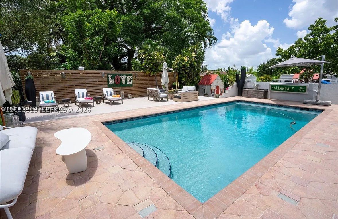 Hallandale Beach FL 33009 - A12093319