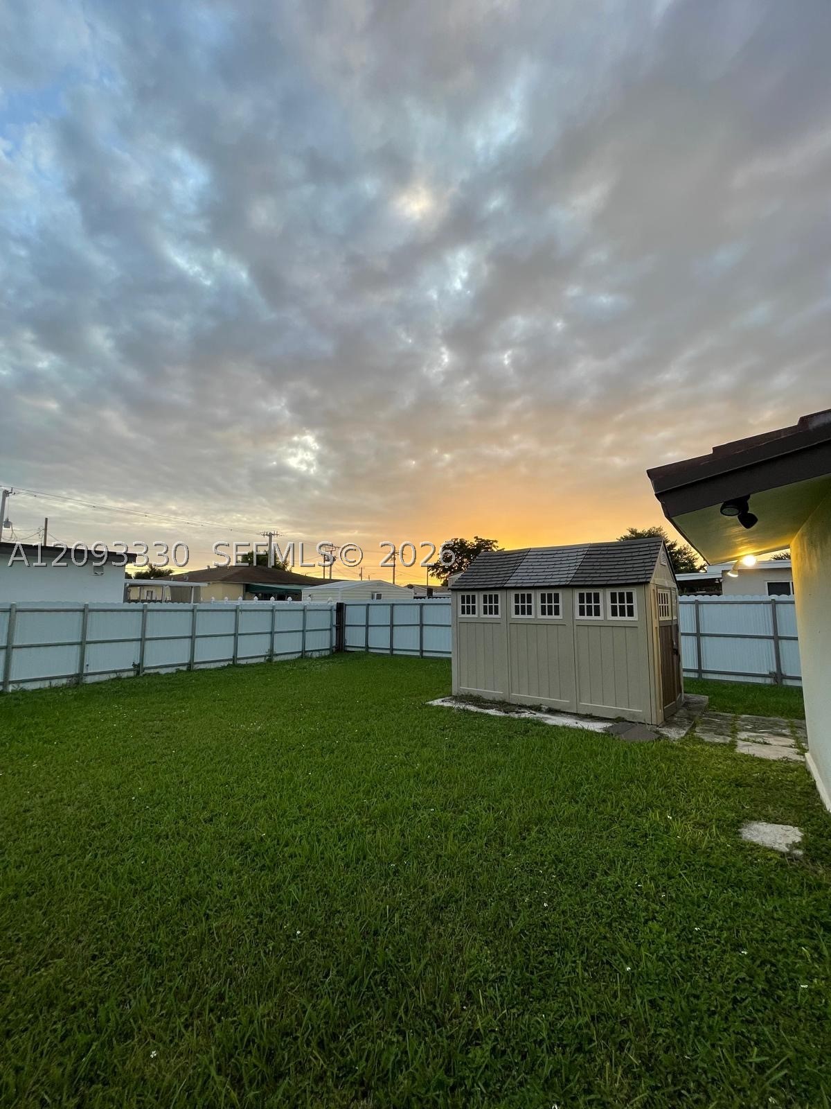 3330 NW 18th St, Miami FL 33125