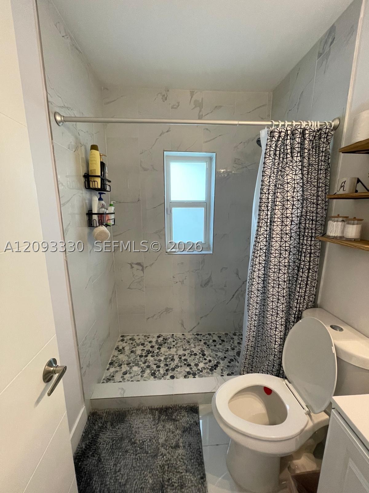 3330 NW 18th St, Miami FL 33125