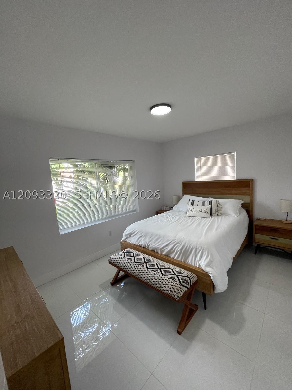 3330 NW 18th St, Miami FL 33125