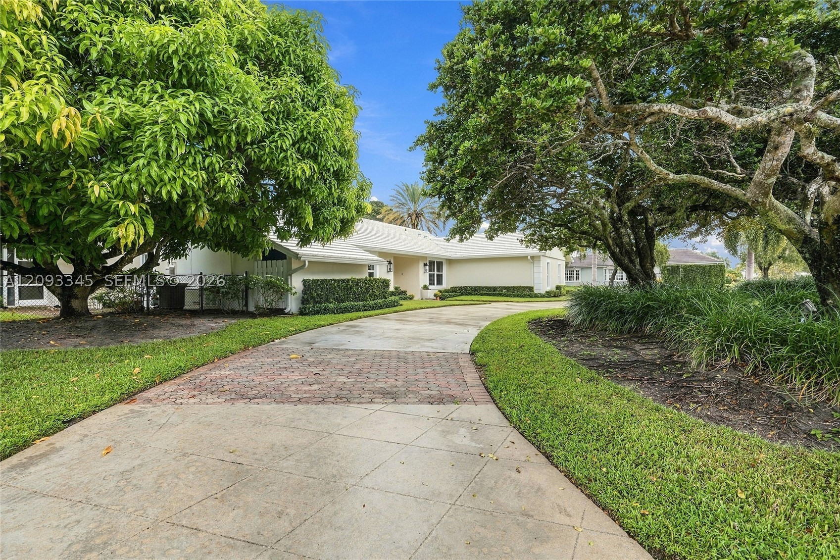 444 Glenbrook Dr, Atlantis FL 33462