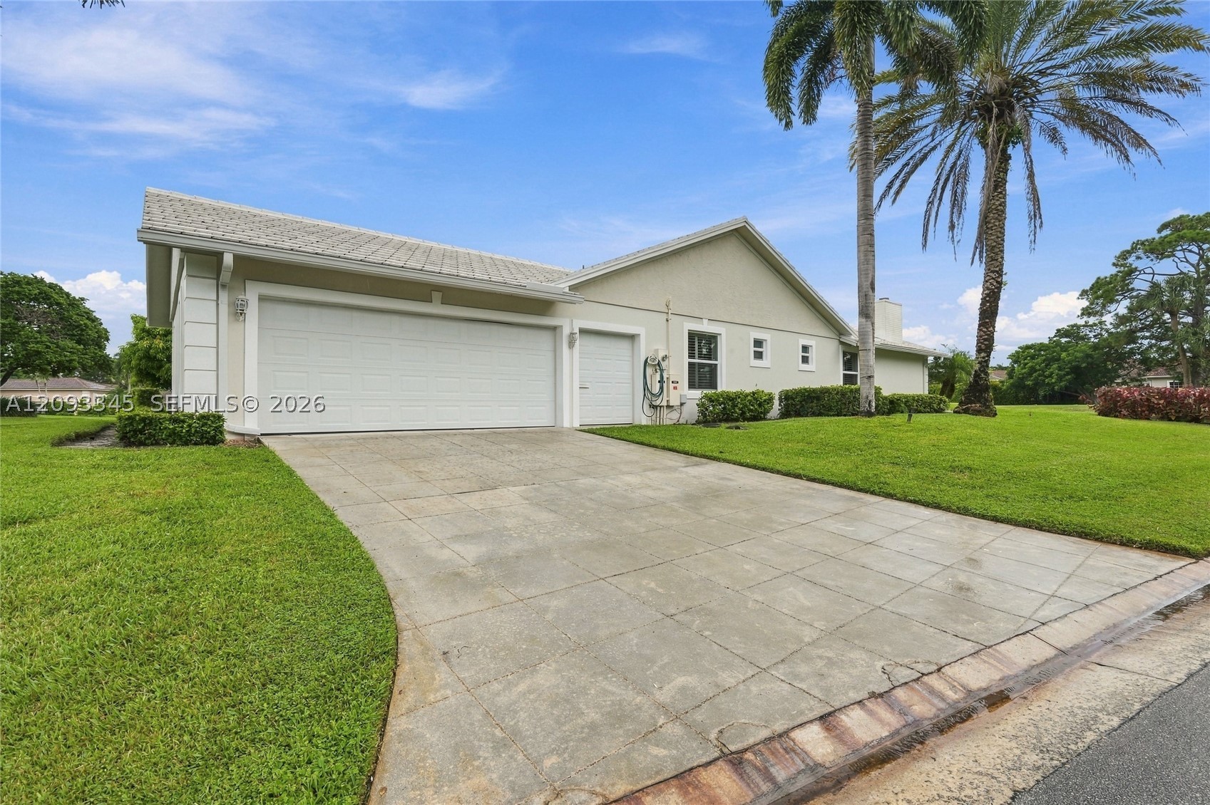 444 Glenbrook Dr, Atlantis FL 33462