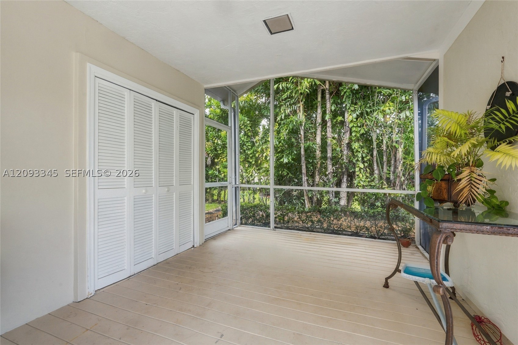 444 Glenbrook Dr, Atlantis FL 33462